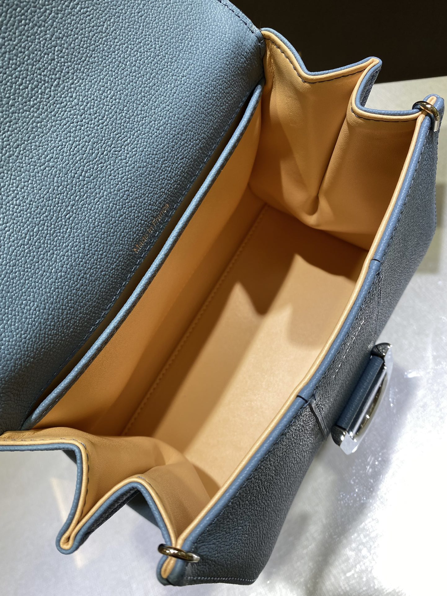 델보 브리앙 PM 토트백 스몰